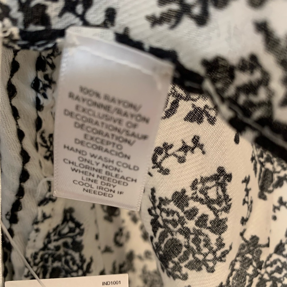 Women’s LOFT infinity scarf - Picture 7 of 14